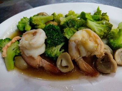 บล๊อกโคลี่ผัดกุ้ง