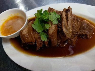 ไส้หมูพะโล้