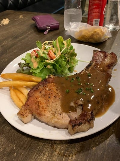Bigger' Burgers and Steak