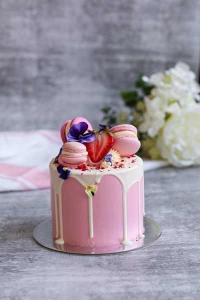 🍰 Strawberry Rhubarb Vanilla Cake