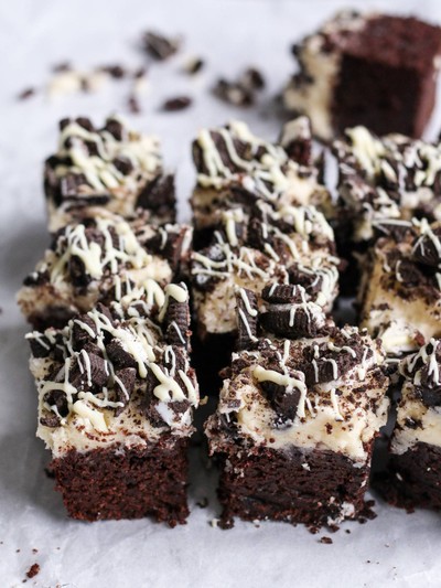 🍪 Mega Cookies & Cream Brownie