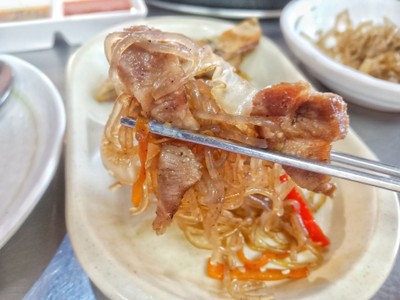 ผัดวุ้นเส้น หรือ จับเช