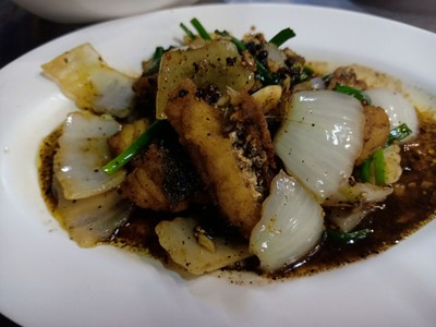 ปลากระพงผัดพริกไทดำ