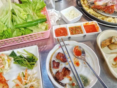 อาหาร หรือ เครื่องดื่ม