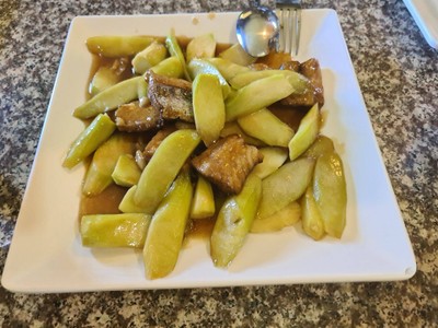 ถั่วแขกผัดเนื้อปู