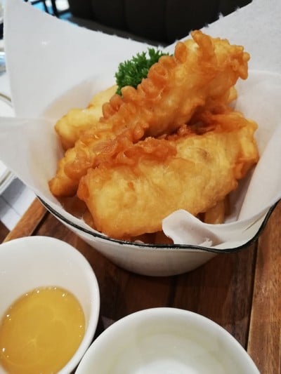 Deluxe Fish & Chips ราคา 540 บาท+