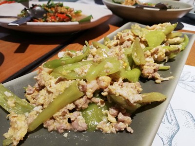 พริกหนุ่มผัดไข่