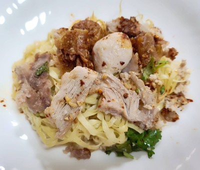 บะหมี่แห้งยำ