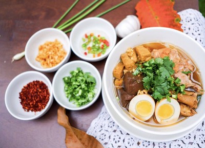 ก๋วยจั๊บไก่ น้ำข้น
