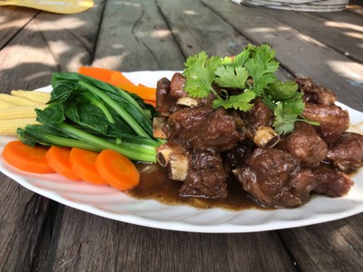 ข้าวซี่โครงหมูอบน้ำผึ้ง