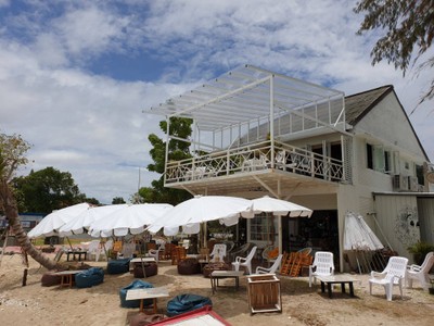 บรรยากาศ White House Beach café and restaurant
