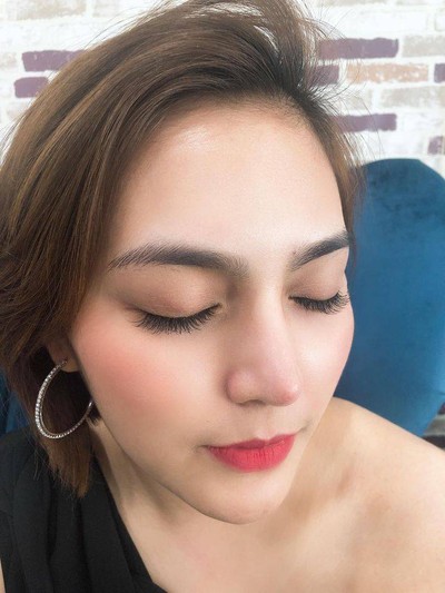 ต่อขนตา