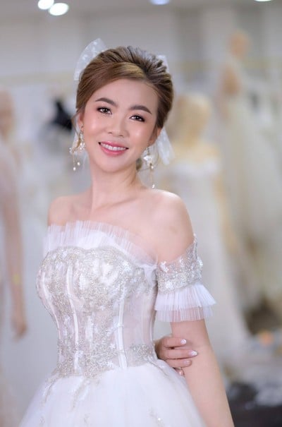 แต่งหน้าเจ้าสาว