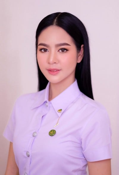 แต่งหน้านักศึกษา