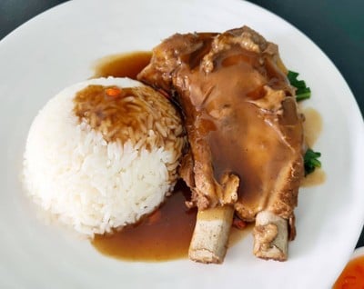 ข้าวซี่โครงหมูอบสมุนไพร