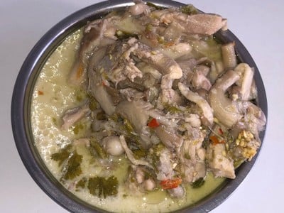 ต้มข่าไก่