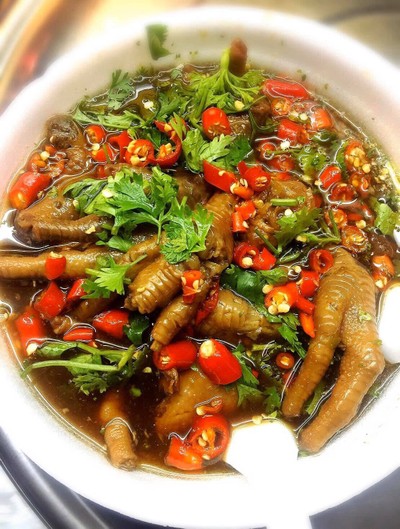 ตีนไก่ซุปเปอร์แซ่บเจ้าเก่า5แยกวงเวียนสันติธรรม