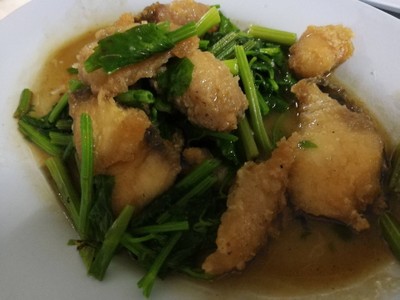 ปลาช่อนผัดคึ่นฉ่าย