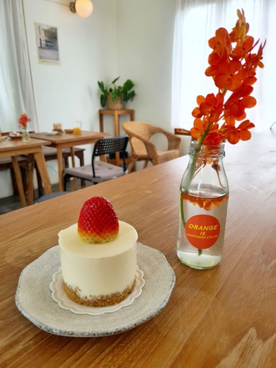 STRAWBERRY CHEESECAKE