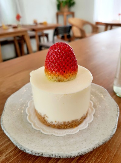 STRAWBERRY CHEESECAKE
