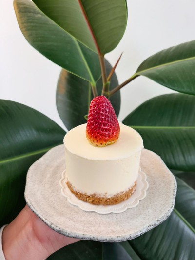 STRAWBERRY CHEESECAKE