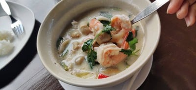 เมนูของร้าน ริมผา ลาภิน