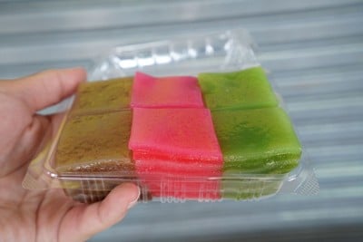 เมนูของร้าน ขนมหวานตลาดพลูเจ้าเก่า (แม่เจ็ง) หน้าถนน