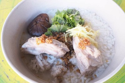 ข้าวต้มหมูสับ กระดูกอ่อน ซี่โครงหมู เห็ดหอม