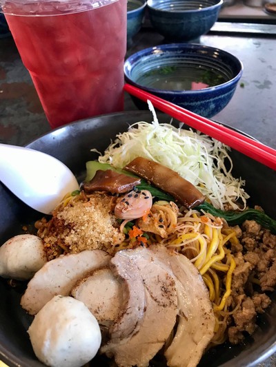 บะหมี่แห้งหมู-น้ำกระเจี๊ยบ