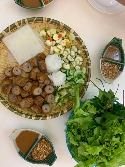 วิลลี่แหนมเนือง สกลนคร สาขาอาคารวัดแจ้งแสงอรุณ