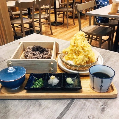 โซบะ เทมปุระ ร้อน หรือ เย็น