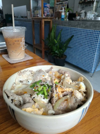 อาหาร หรือ เครื่องดื่ม