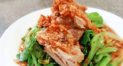 ผัดคะน้าไก่กรอบราดข้าว