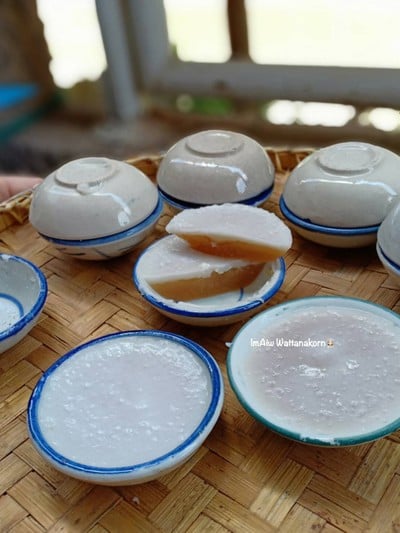 “ขนมถ้วยน้ำตาลปี๊บ”