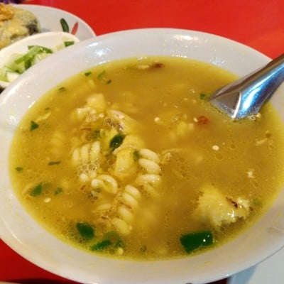 ซุปมะกะโรนีไก่