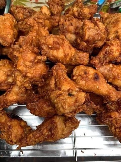 ปีกบนทอด