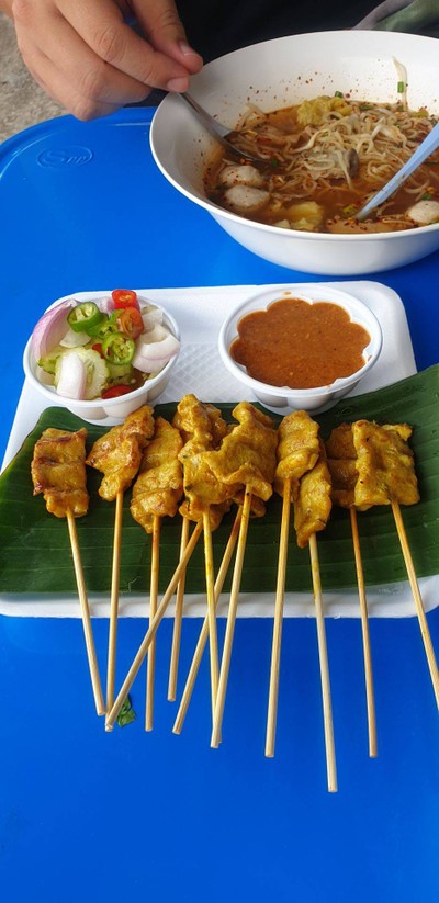 หมูสะเต๊ะ ร้านข้างหน้า