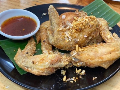 ปีกไก่ทอดน้ำปลา