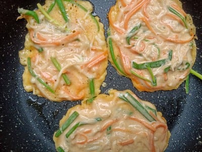 วิธีทำ พาจอน (Pajeon) พิซซ่าเกาหลี สูตร 2