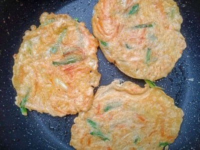 วิธีทำ พาจอน (Pajeon) พิซซ่าเกาหลี สูตร 2