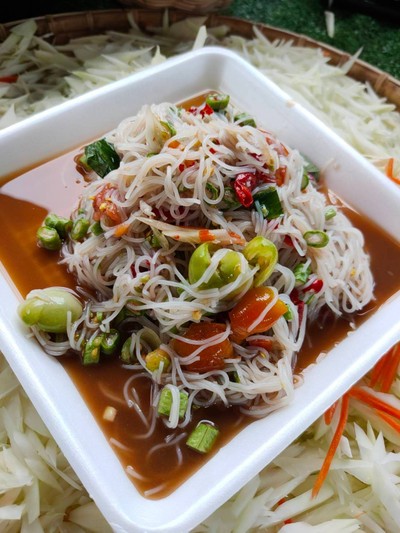ตำขนมจีน
