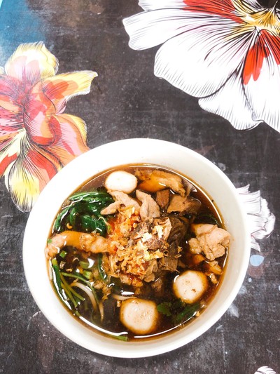 ก๋วยเตี่ยวหมูน้ำแดง
