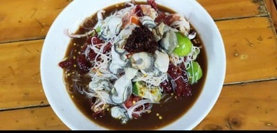 ตำขนมจีนหอยนางรม