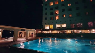 สระว่ายน้ำ/ชายหาด