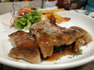 สเต็กหมูพริกไทดำ