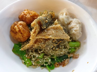 บะหมี่สาหร่ายซอสงา