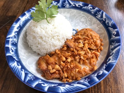 55 บาท หมูอร่อยดีเลย