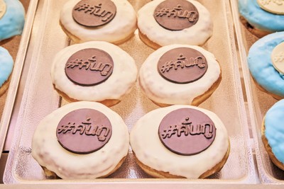 "โดนัท #Still2getherCollection"