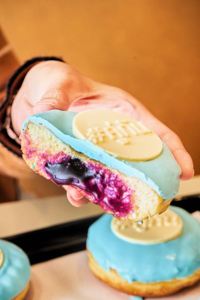 "โดนัท #Still2getherCollection"