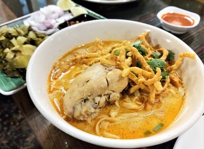 ข้าวซอยไก่ Kao Soi Gai